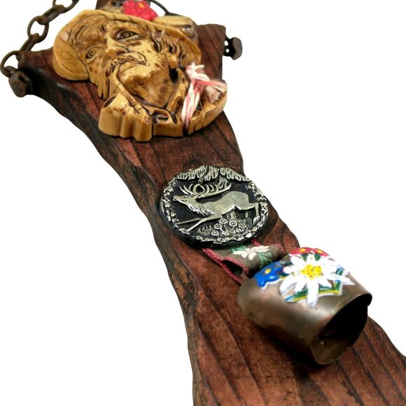 1970s Folk Art Key Rack – Alpine Bust, Buck Medallion, Bell, Rustic Wood - Picture 3 of 6